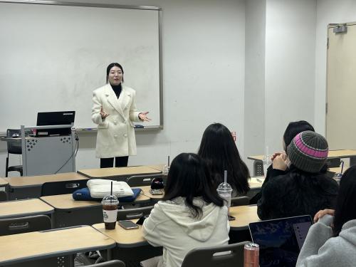 <선생님 업고 튀어!> 김*연 교사 사진교직 특강 진행