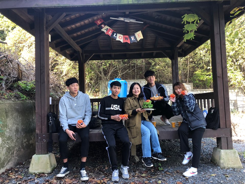 학생성장교양학부 '정성껏 키워서 나눴어요!'